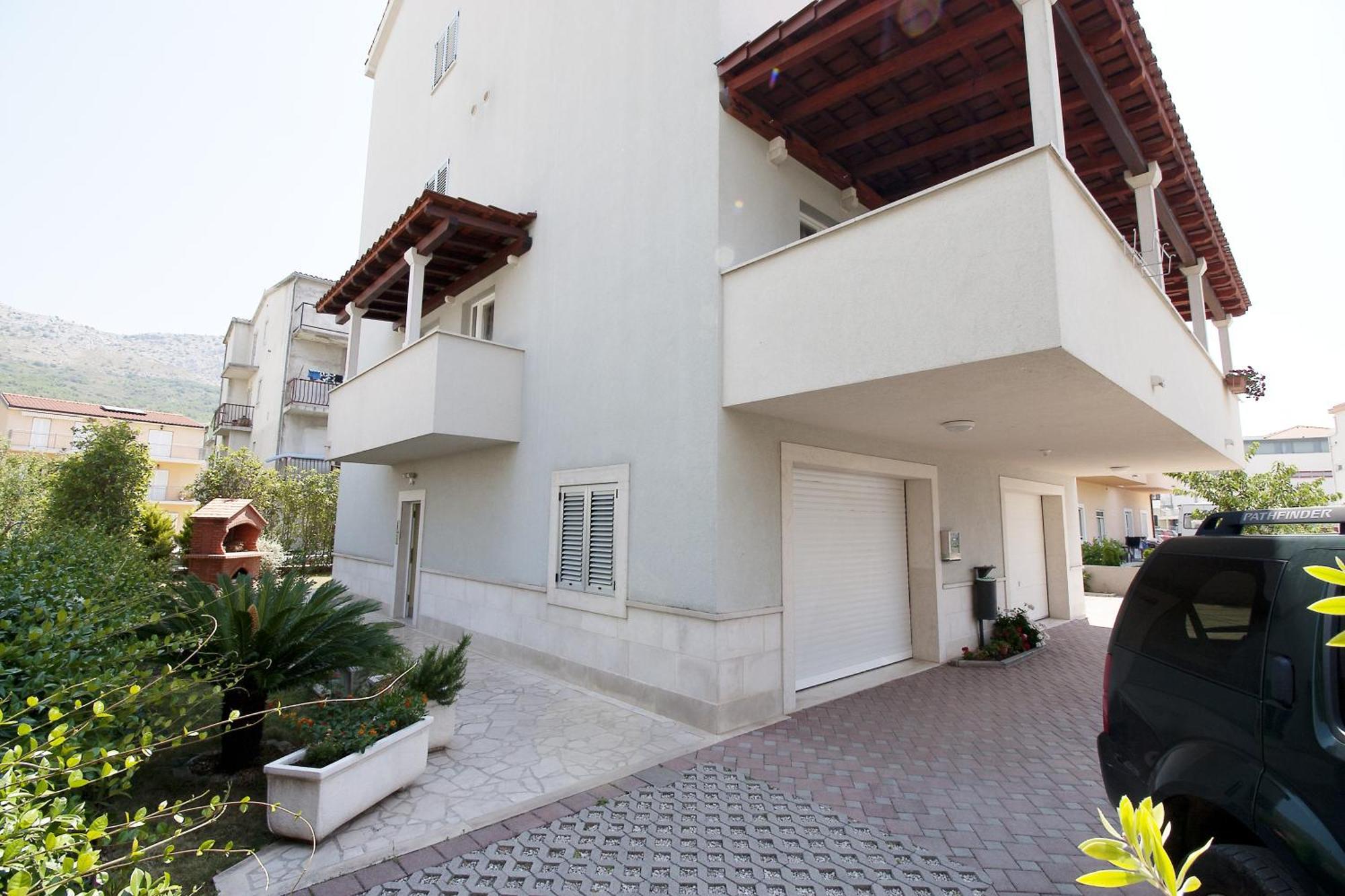Luxury Apartments Elizabeth Подстрана Экстерьер фото